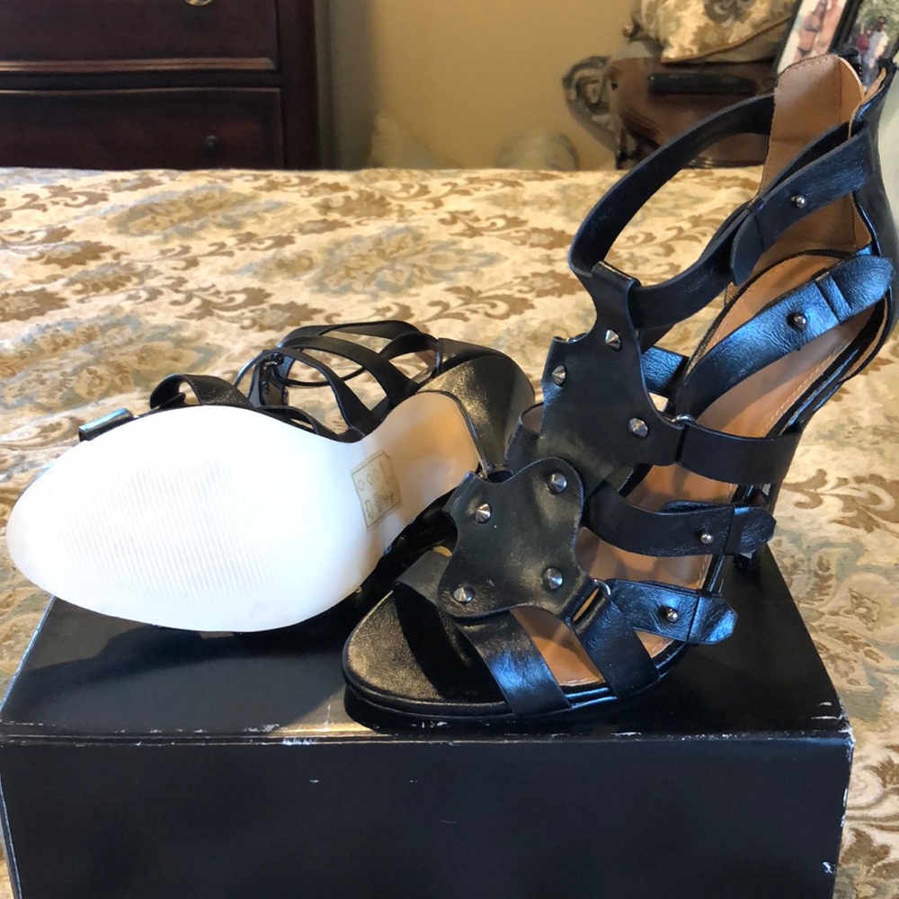 Heels - Picture 2 of 2